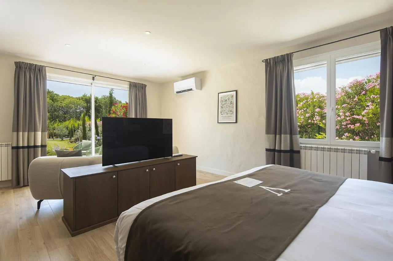 Le Vallon De Valrugues Hotel Spa & Villas Saint-Remy-de-Provence 5*,